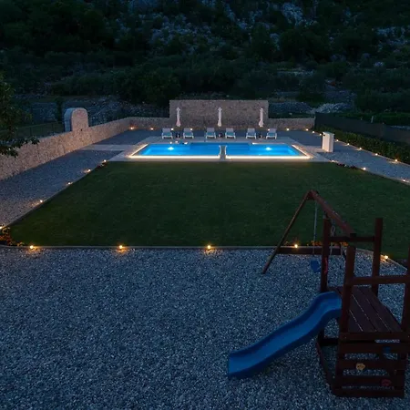 Villa Elin - Private Pool & Peaceful Family Retreat Near Omis