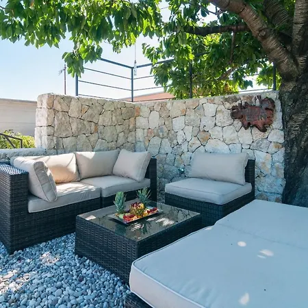 Βίλα Elin - Private Pool & Peaceful Family Retreat Near Omis Seoca