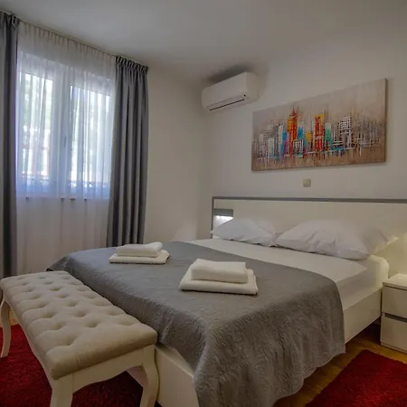 Elin - Private Pool & Peaceful Family Retreat Near Omis Villa *