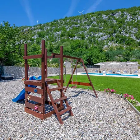 Elin - Private Pool & Peaceful Family Retreat Near Omis Villa