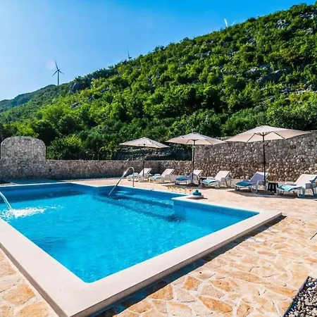 Βίλα Elin - Private Pool & Peaceful Family Retreat Near Omis Seoca